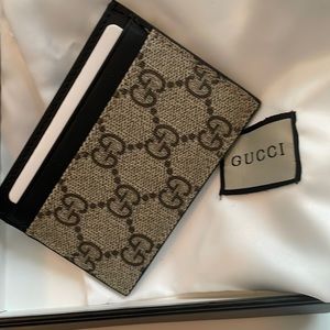 Gucci monogram card holder